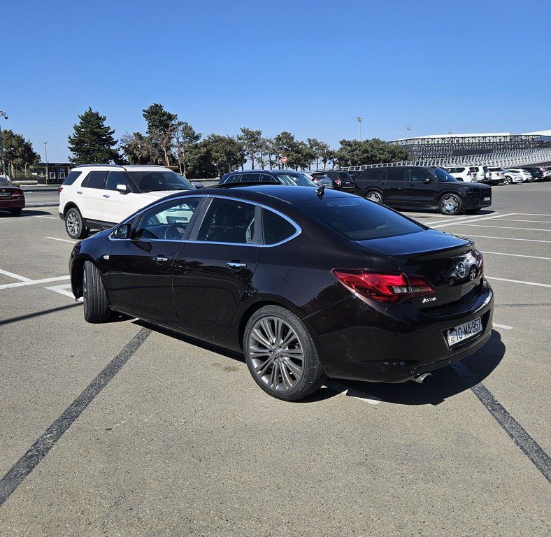 Opel Astra, 1.6 L, 2013 il, 289 000 km 10-MA-957 — Avtomobillər, Bakı (2)