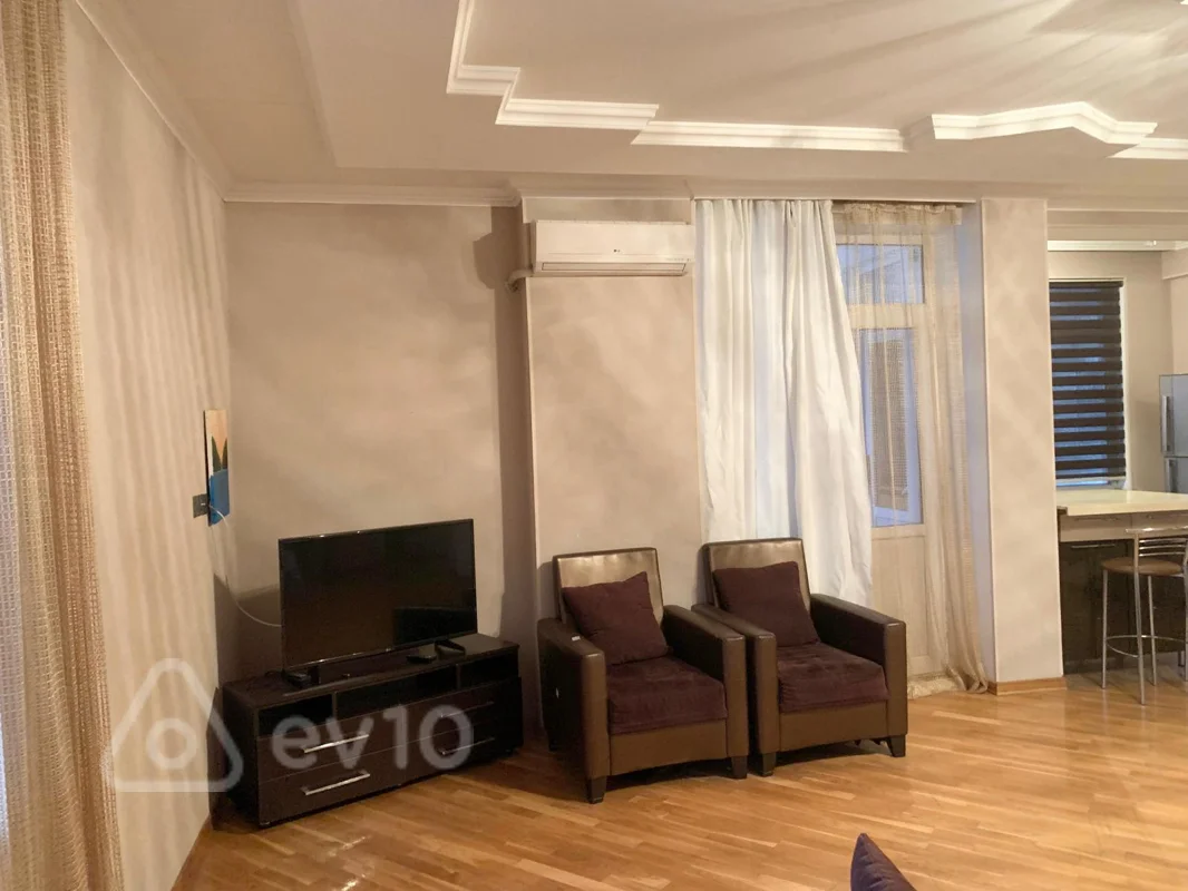 2 otaqlı mənzil, 65 m², Sübhü Salayev küç. 37A — kirayə — Bakı