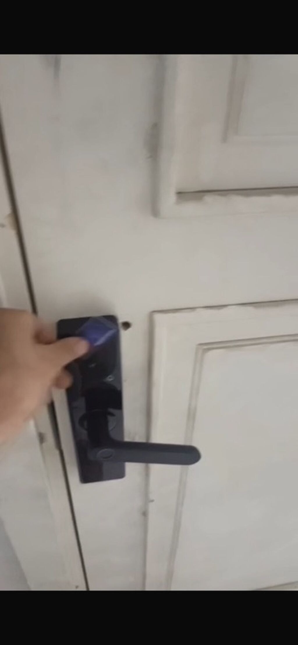 Barmaq izi ilə işləyən ağıllı qapı kilidi – Smartlock Fingerprint — Pəncərələr, qapılar, balkonlar, Masazır (3)