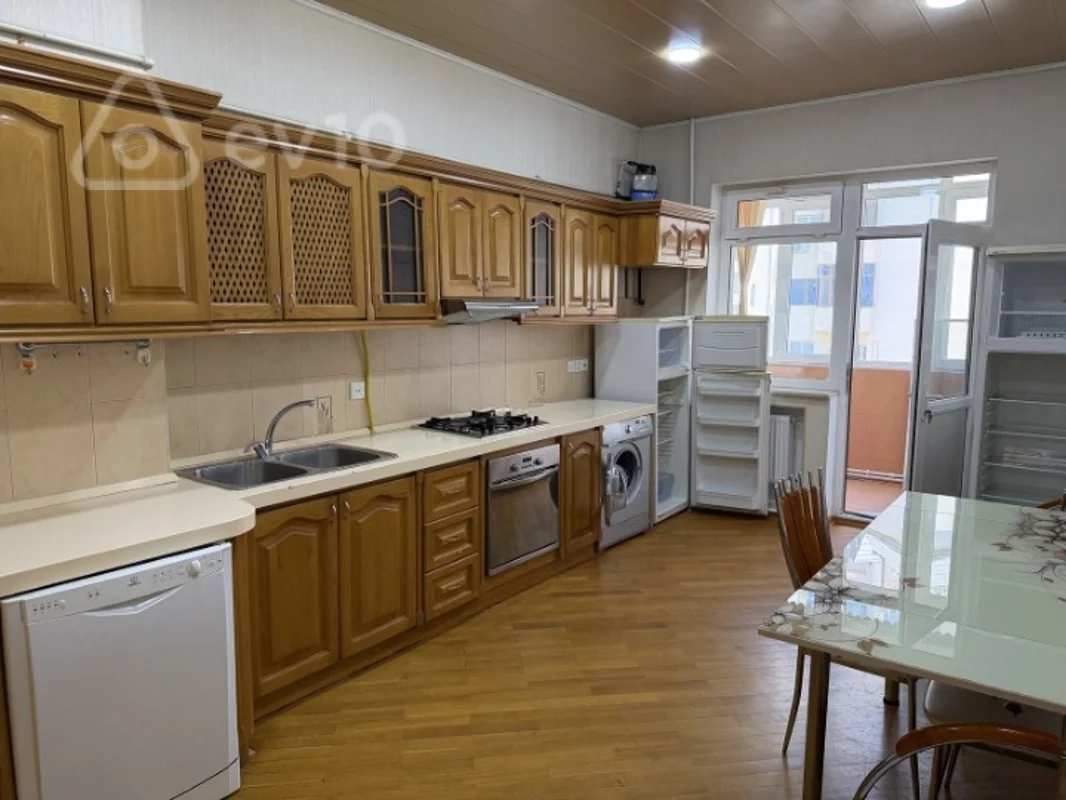 3 otaqlı mənzil, 170 m², Təbriz küç — kirayə — Mənzil, Bakı (8)