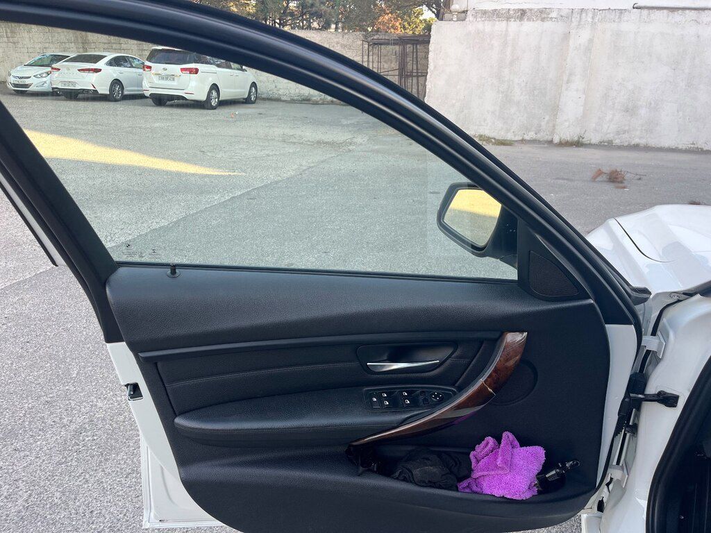 BMW 330, 2.0 L, 2015 il, 211 100 km — Avtomobillər, Bakı (4)