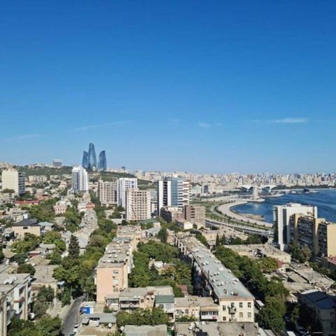 Satılır 4 otaqlı yeni tikili 178 m² — Bakı