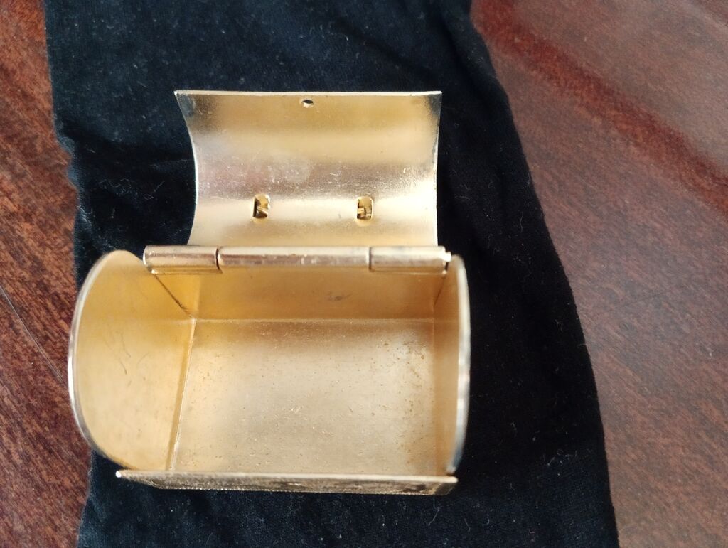 Metal miniatür sandıq – zərgərlik/qutu 1970 ci illerin,4.5 sm uzunluğu — Pul qutusunun və şkatulyalar, Bakı (3)