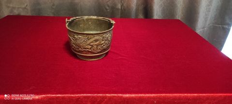 Bürünc dekorativ qab – ejderha relyefi - Material: bürünc alaşım — Bakı