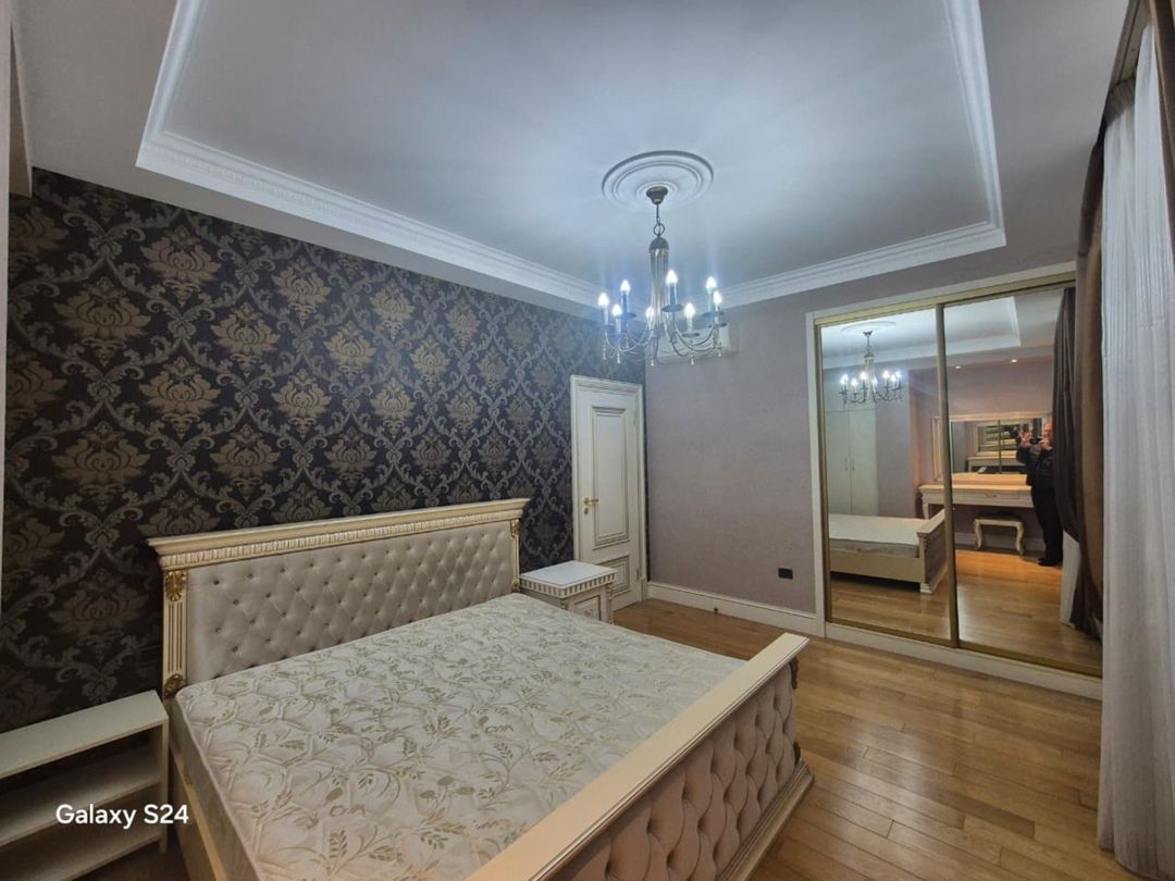 Satılır 4 otaqlı yeni tikili 200 m² — Mənzil, Bakı (9)