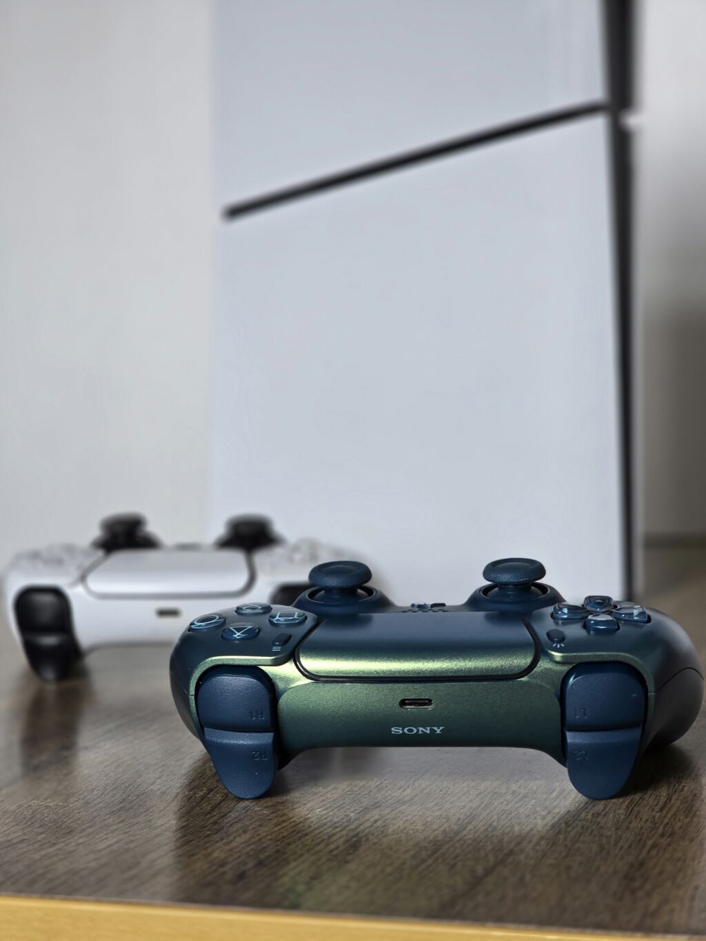 PlayStation 5 Slim satılır. Konsol çox az istifadə olunub və əla — Oyun konsolları, Gəncə (6)