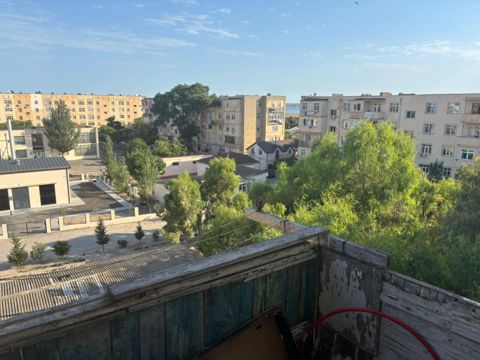 Satılır 4 otaqlı köhnə tikili 100.4 m² — Bakı