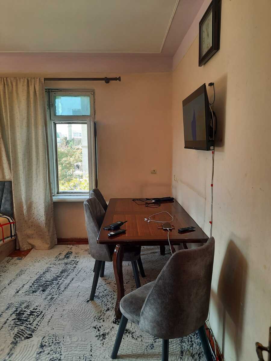 Satılır 1 otaqlı köhnə tikili 40 m² — Mənzil, Bakı (2)