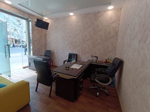 Ofis üçün tam mebel dəsti Tərkibi: - Böyük L formalı iş masası — Gəncə