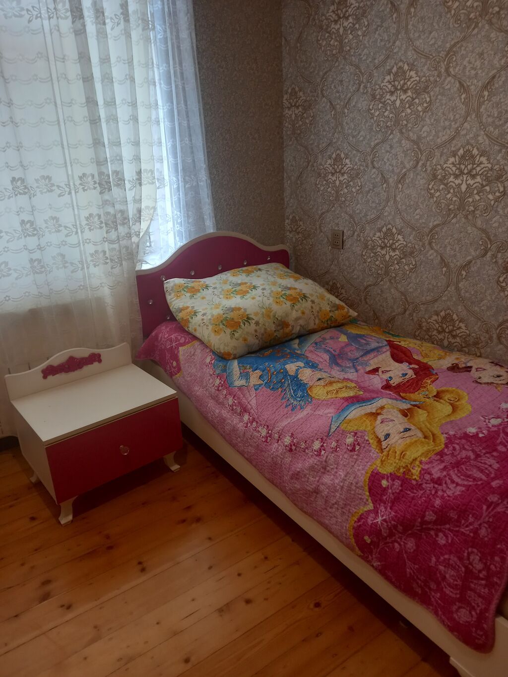 Uşaq/yeniyetmə otağı üçün mebel dəsti Dəst tərkibi: - 3 qapılı paltar — Uşaq mebeli dəstləri, Gəncə (3)