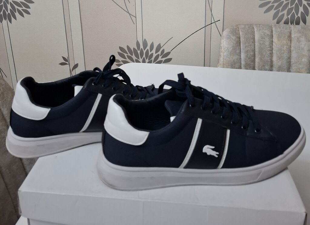 43 razmer Kişi ayaqqabısı Original Lacoste Baha alınıb 2 dəfə bir — Krossovkalar, Bakı