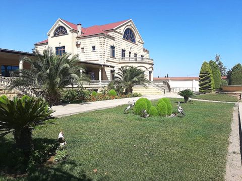 Satılır 6 otaqlı həyət evi/bağ evi 700 m² — Bakı