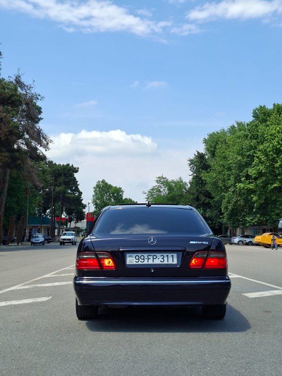 Mercedes E 320, 3.2 L, 1999 il, 450 520 km 99-FP-311 — Avtomobillər, Ağcabədi (4)