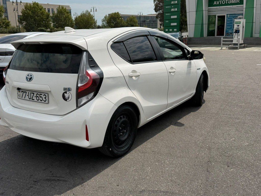 Toyota Aqua, 1.5 L, 0.87 kWh, 2019 il, 140 000 km 77-UZ-653 — Avtomobillər, Bakı (4)
