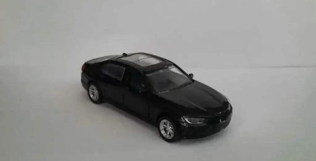 BMW 7 Series sedan – qara rəngli, geniş panoramik lyuku və eleqant — Oyuncaq nəqliyyatı, Bakı (2)