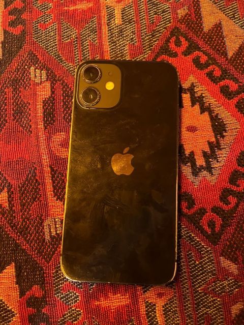 IPhone 12, Qara, Face ID — Quba