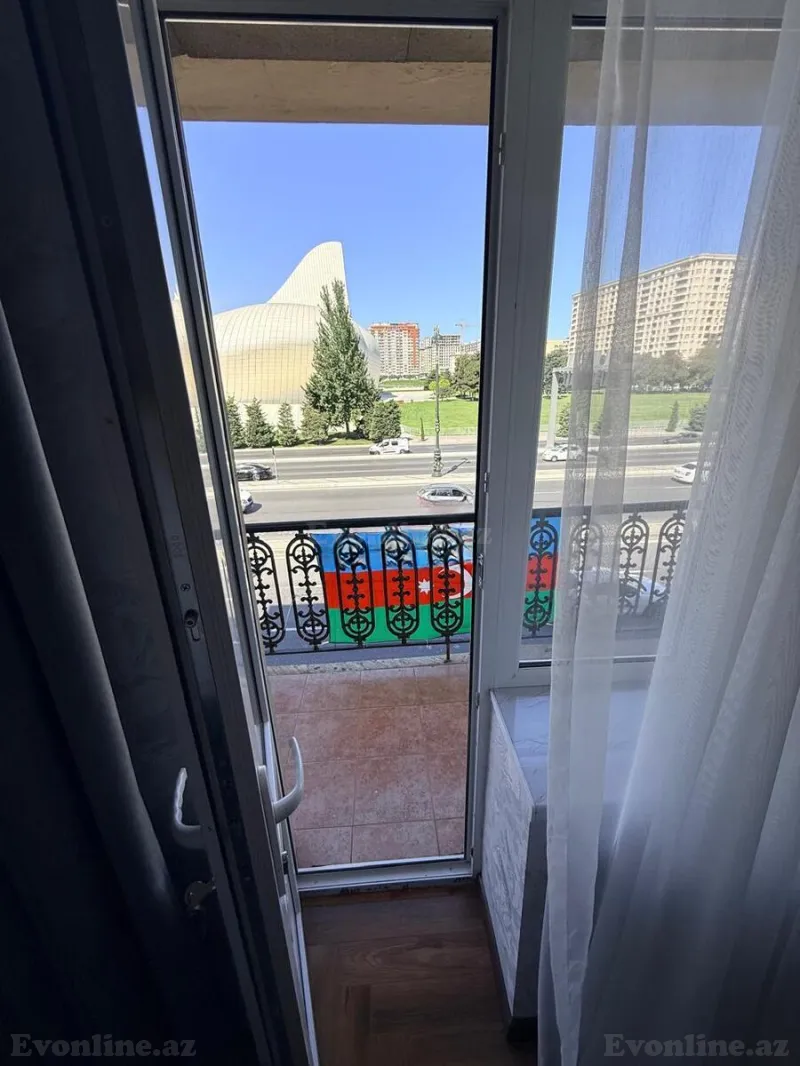Satılır 3 otaqlı Mənzil Köhnə tikili 80 m² Bakı, Nərimanov r., Nəriman Nərimanov m — Mənzil, Bakı (2)