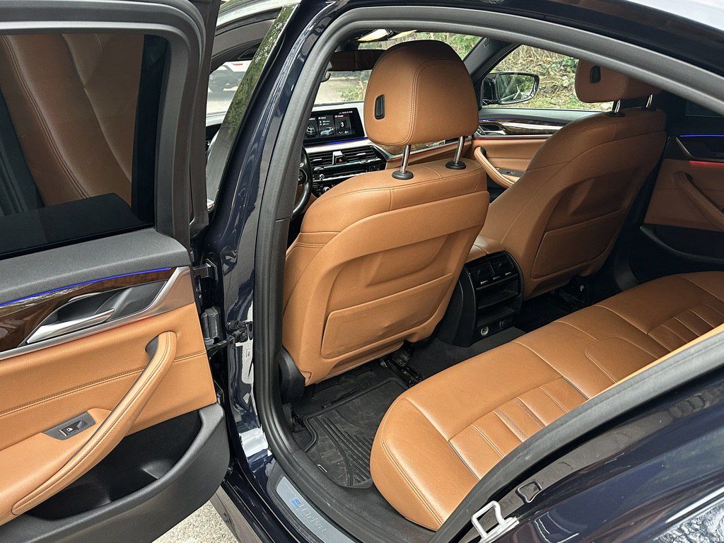 BMW 530e, 2.0 L, 12 kWh, 2018 il, 180 000 km — Avtomobillər, Bakı (7)