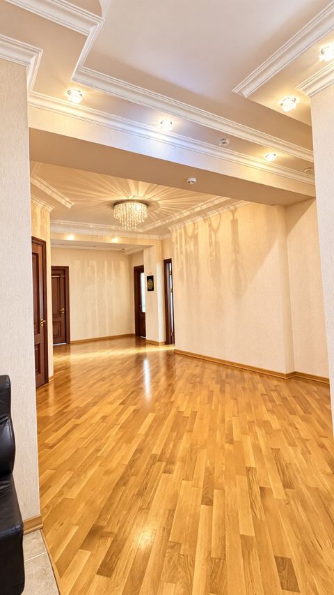 Satılır 4 otaqlı yeni tikili 210 m² — Bakı