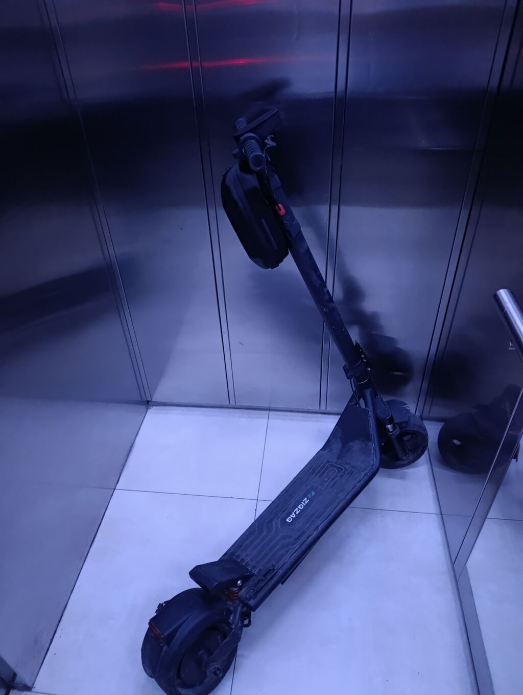 İşlənmiş Elektrik samokat 10", 351 - 500 Vt, 36 - 45 km/s, Ünvandan götürmə — Skuterlər, Bakı