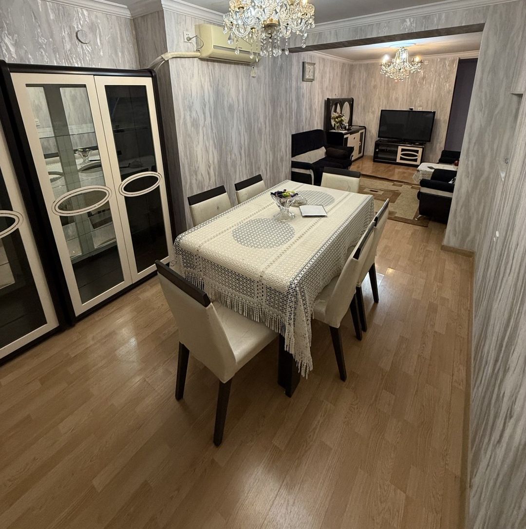 Satılır 3 otaqlı köhnə tikili 98 m² — Mənzil, Bakı (2)