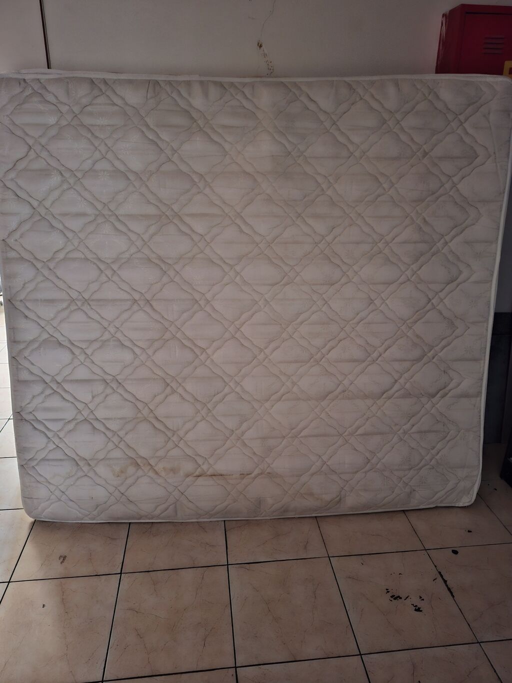 Az işdənmiş matras satılır.Təzə vəziyyətdədi.Azadlıq metrosunun — Mebel, Bakı