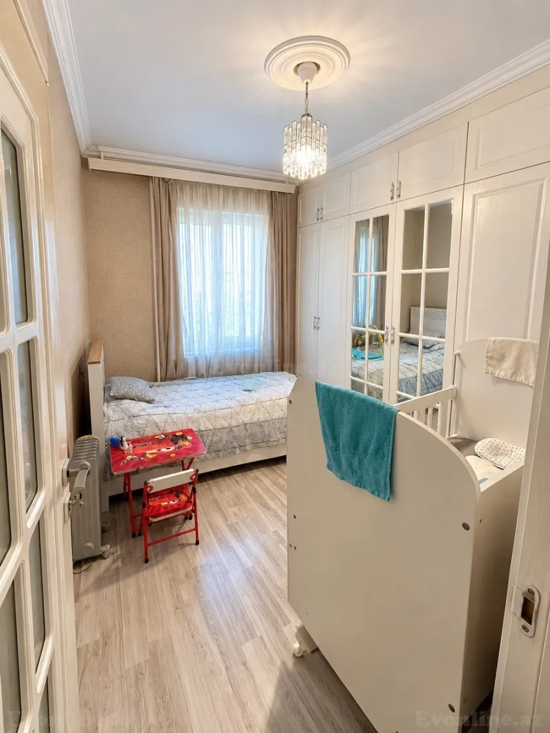 Satılır 3 otaqlı Mənzil Köhnə tikili 95 m² Bakı, Yasamal r., Elmlər Akademiyası m — Mənzil, Bakı (8)