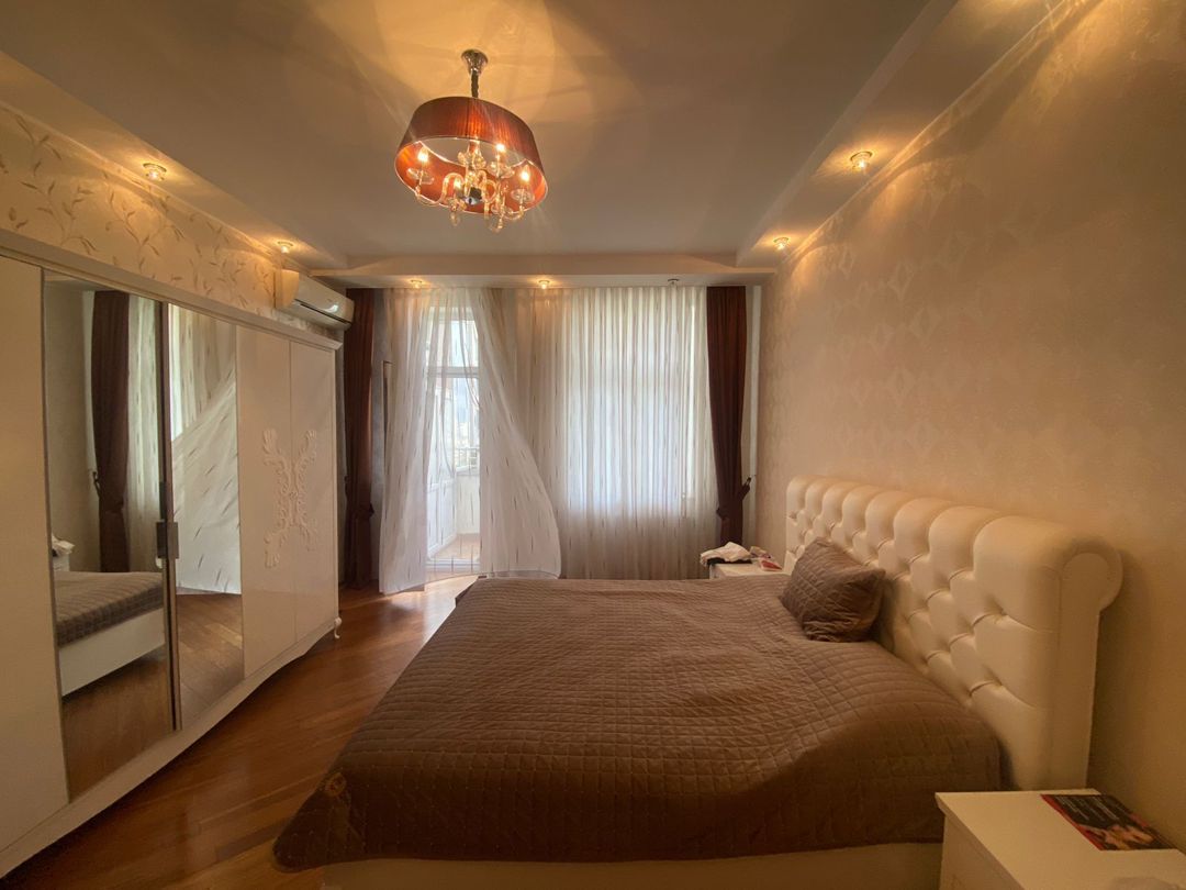 Satılır 4 otaqlı yeni tikili 195 m² — Mənzil, Bakı (5)