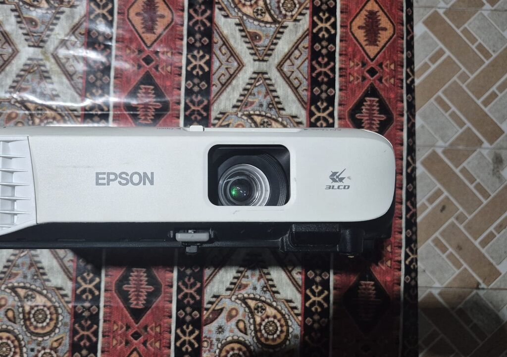 Epson EB-S400 proyektor - 3LCD texnologiyası ilə parlaq və təbii — Proyekterlər, Bakı (3)