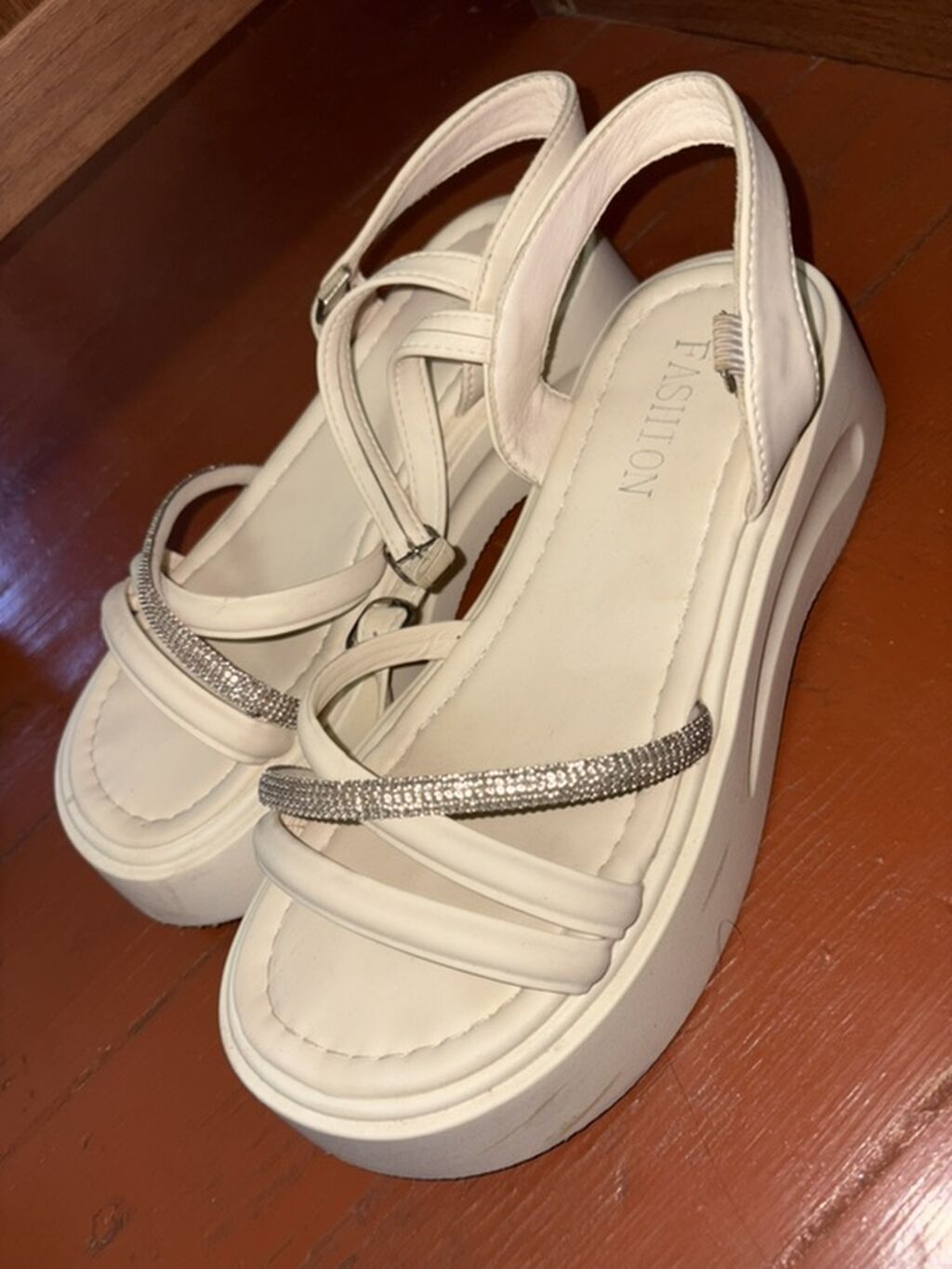 Ölçü: 38.5, rəng - Ağ, Yeni — Sandal, Digah (2)