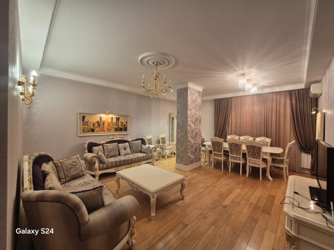 Satılır 4 otaqlı yeni tikili 200 m² — Mənzil, Bakı (2)