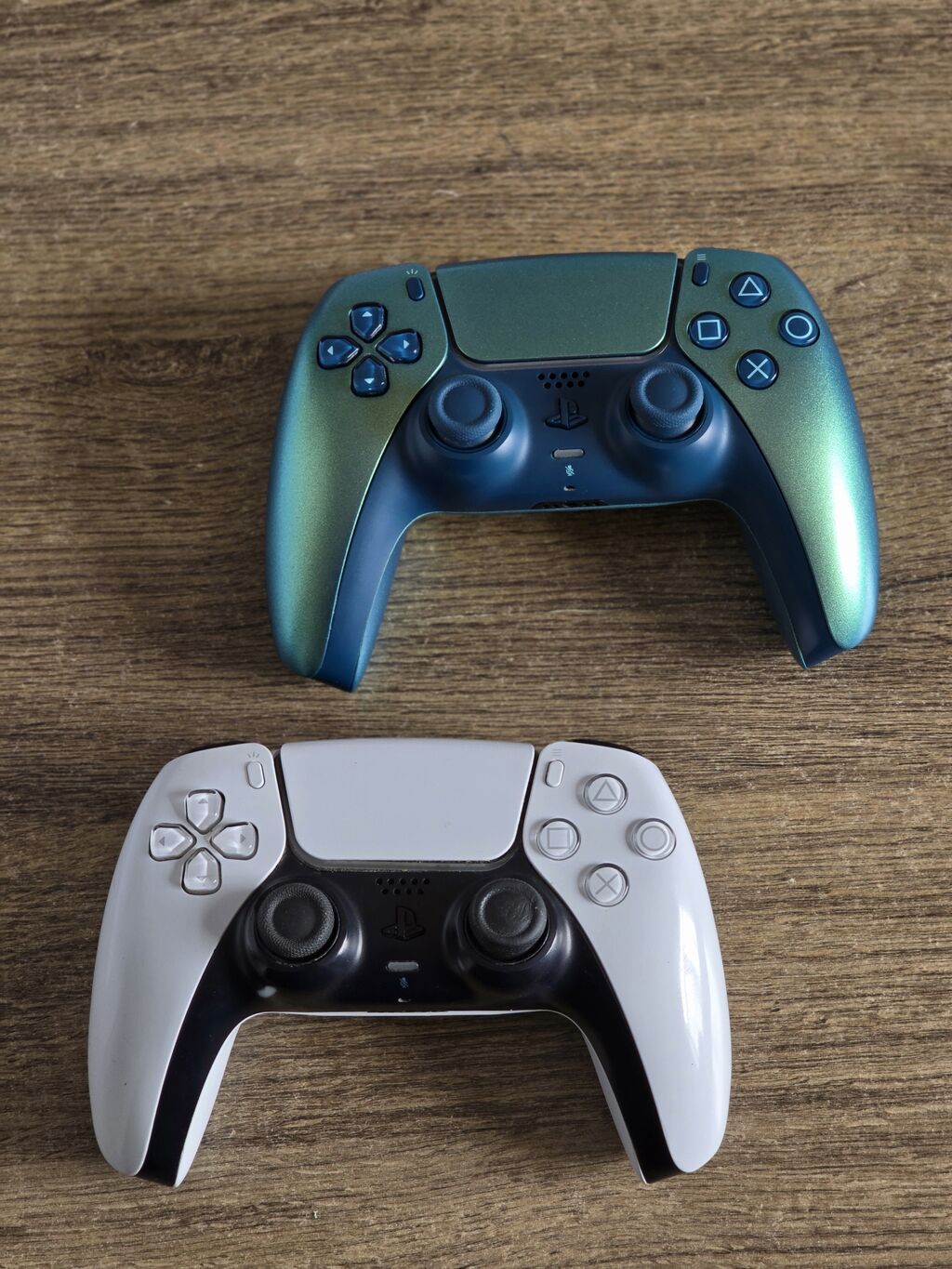 PlayStation 5 Slim satılır. Konsol çox az istifadə olunub və əla — Oyun konsolları, Gəncə (3)