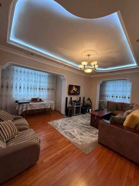Satılır 2 otaqlı köhnə tikili 60 m² — Bakı