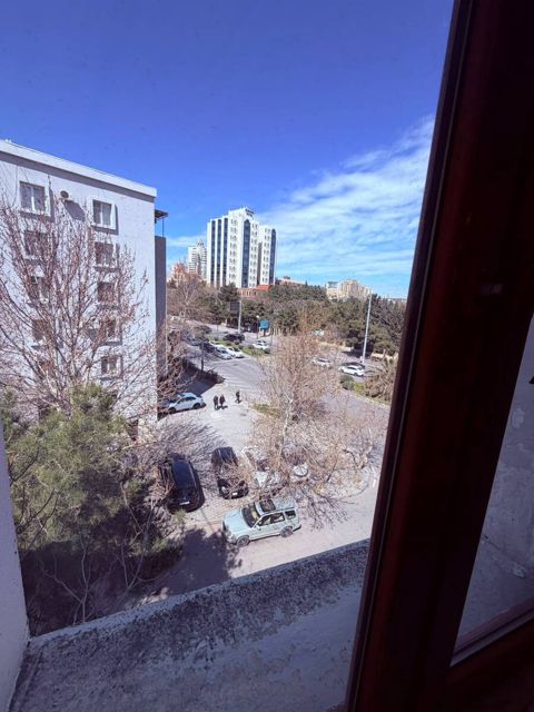 Satılır 2 otaqlı köhnə tikili 43 m² — Bakı