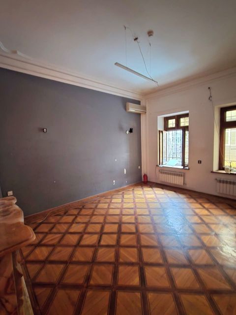 İcarəyə verilir obyekt 250 m² — Bakı