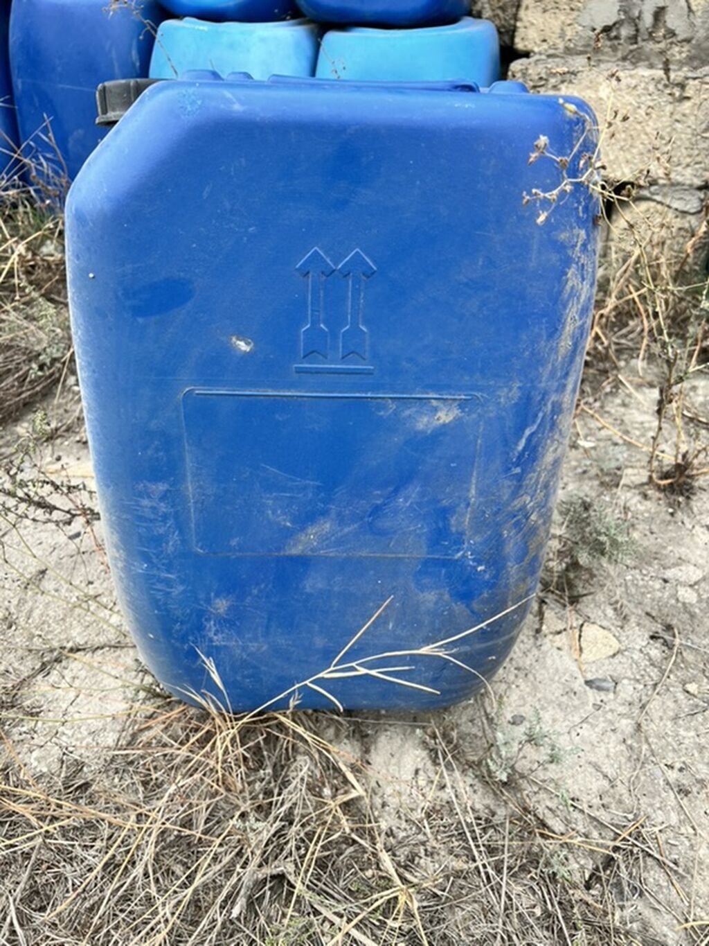 Mavi plastik kanistrlər (bidonlar) - Həcmi: təxmini 20–30 litr — Su çənləri, kanisterləri, bochkalar, Sumqayıt (6)
