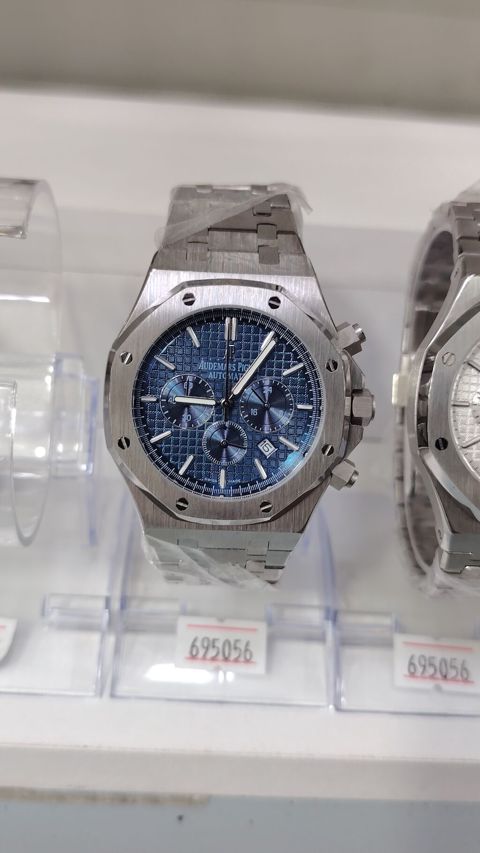 Audemars Piguet Royal Oak seriyası saatlar - Korpus: səkkizguşəli — Bakı