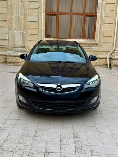 Opel Astra, 1.6 L, 2011 il, 225 000 km — Ucar