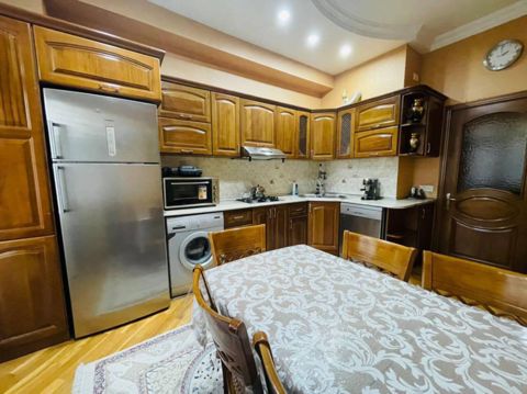 İcarəyə verilir 4 otaqlı yeni tikili 150 m² — Bakı