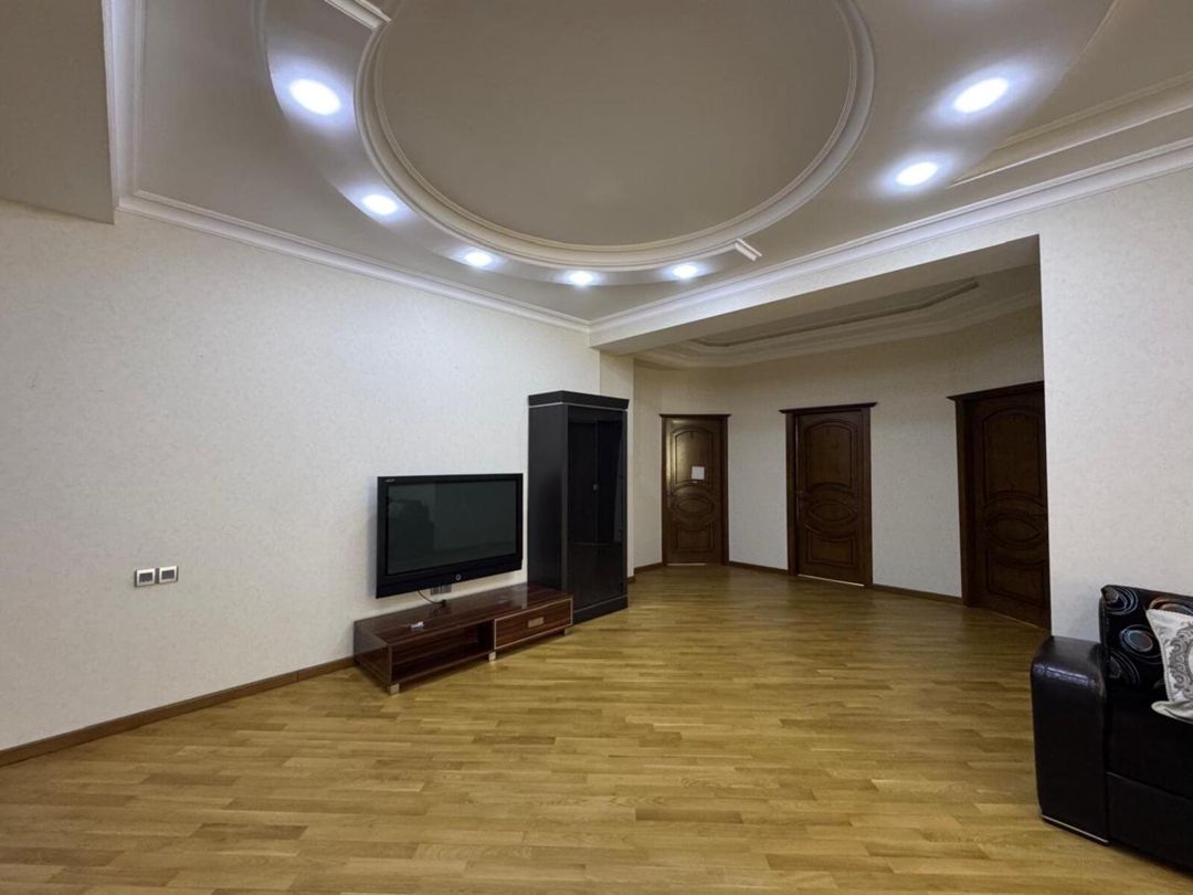 Satılır 5 otaqlı yeni tikili 220 m² — Mənzil, Bakı (7)