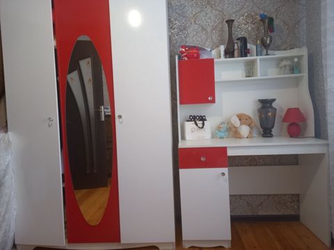 Uşaq/yeniyetmə otağı üçün mebel dəsti Dəst tərkibi: - 3 qapılı paltar — Gəncə