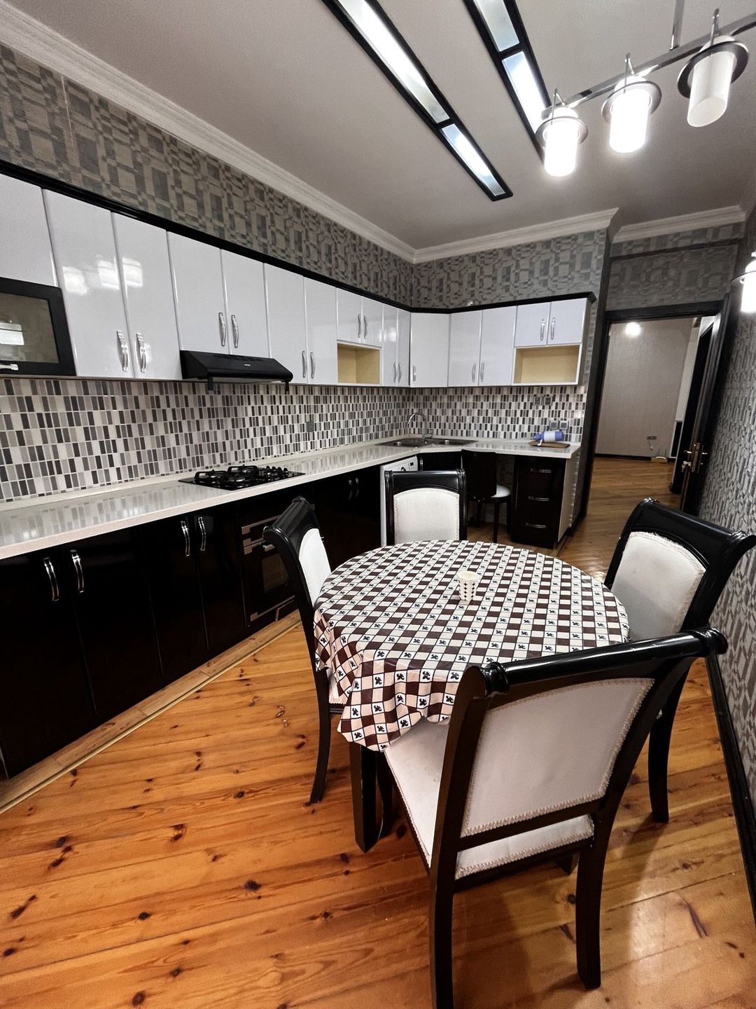İcarəyə verilir 4 otaqlı yeni tikili 150 m² — Mənzil, Bakı (7)