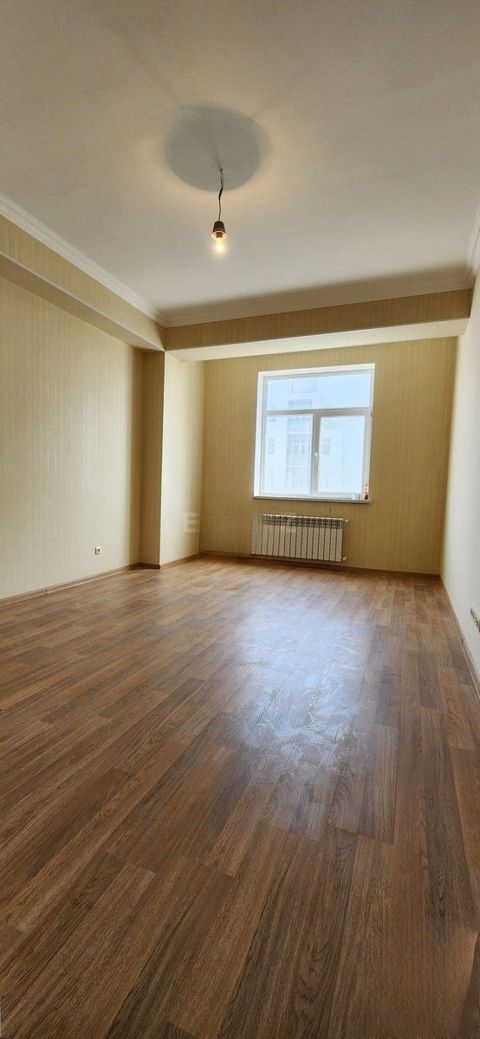 Satılır 4 otaqlı yeni tikili 100 m² — Bakı