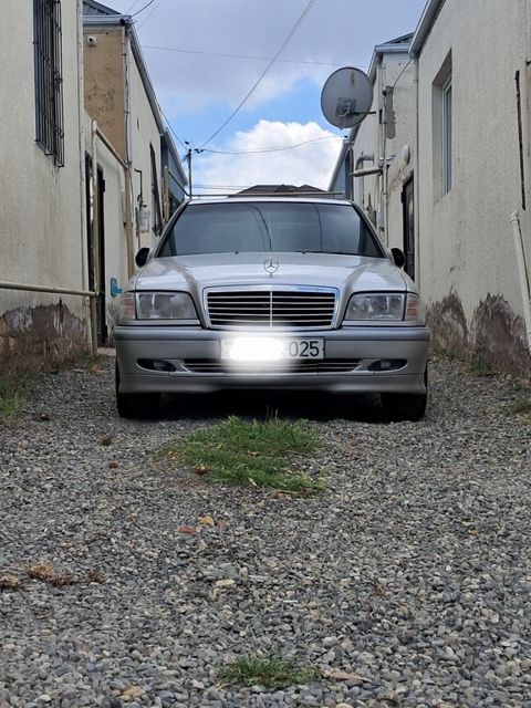 Mercedes C 200, 2.0 L, 1998 il, 245 000 km — Qəbələ