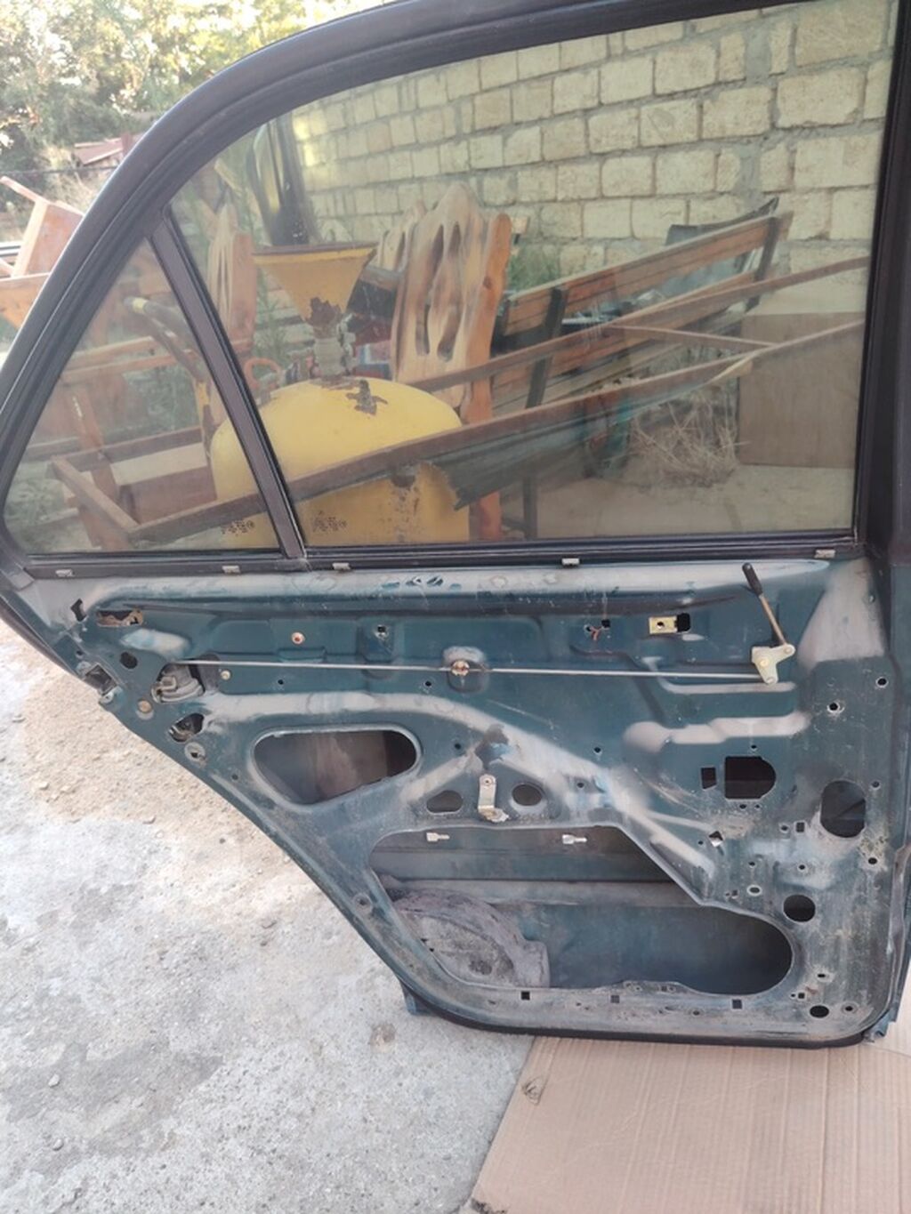 Sağ arxa, Universal auto W202, 1996 il, Ünvandan götürmə — Kuzov hissələri, Masazır (2)