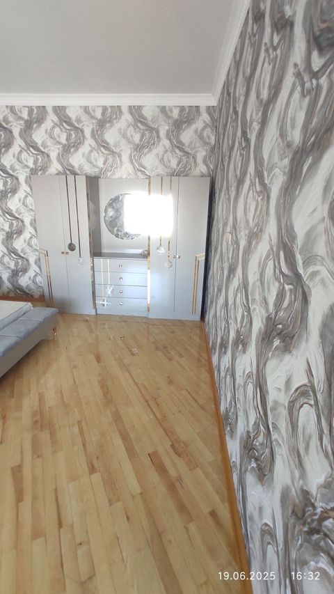 Satılır 3 otaqlı köhnə tikili 134 m² — Bakı