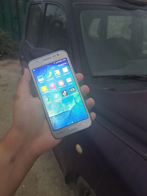 Samsung Galaxy J5, 16 GB, rəng - Qızılı, İki sim kartlı — Bakı