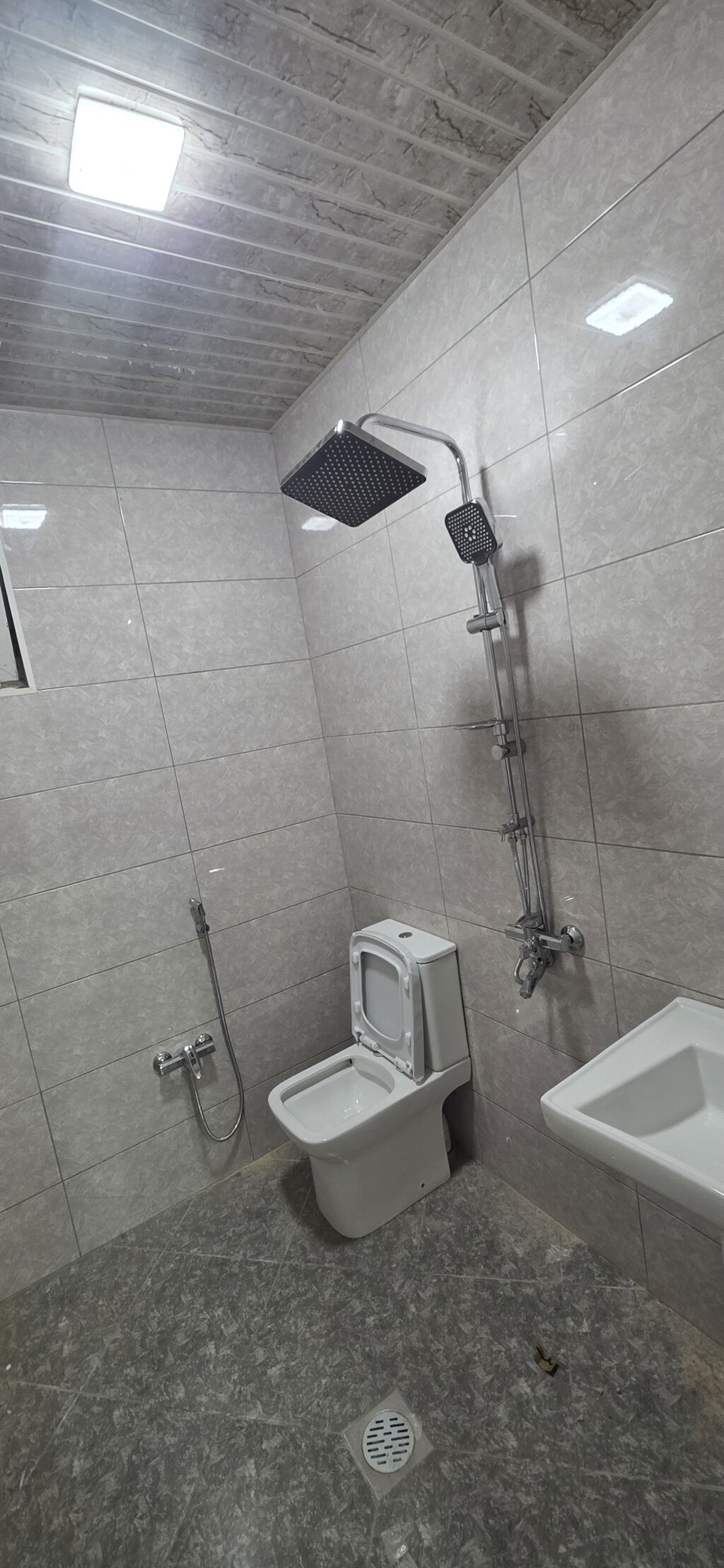 20 ci sahe Dunya market Gence tendirinin arxasında yola yaxın 2 otag 1 — Ev, villa, Bakı (4)
