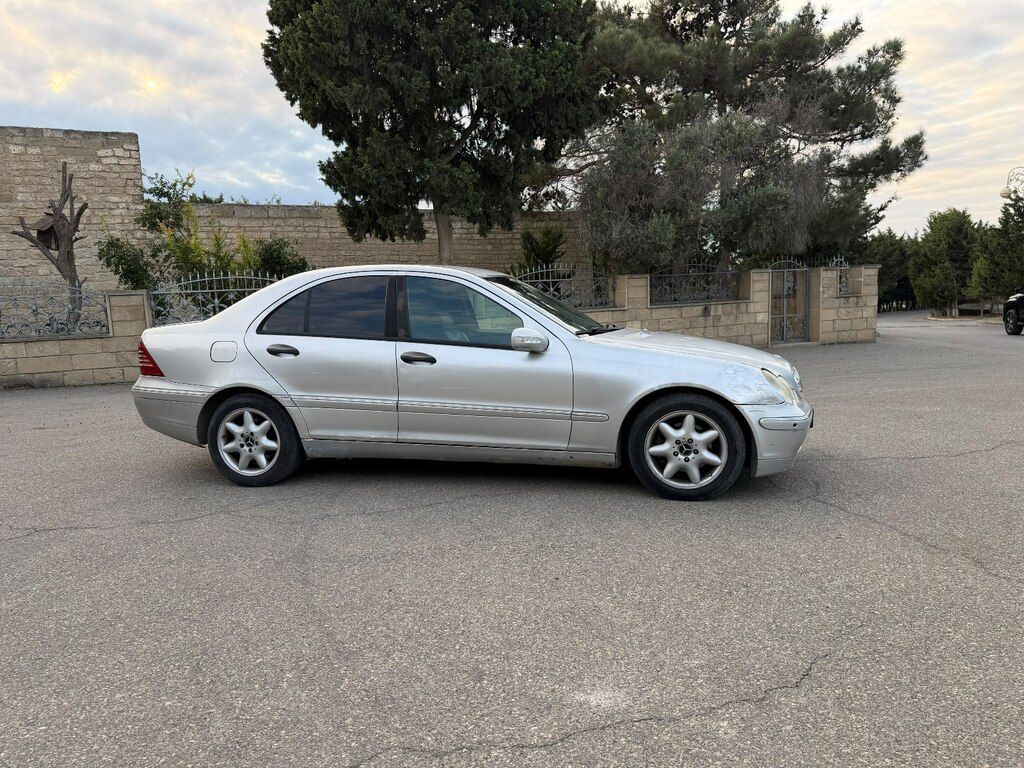 Mercedes C 200, 2.0 L, 2001 il, 480 000 km 90-UA-580 — Avtomobillər, Bakı (2)