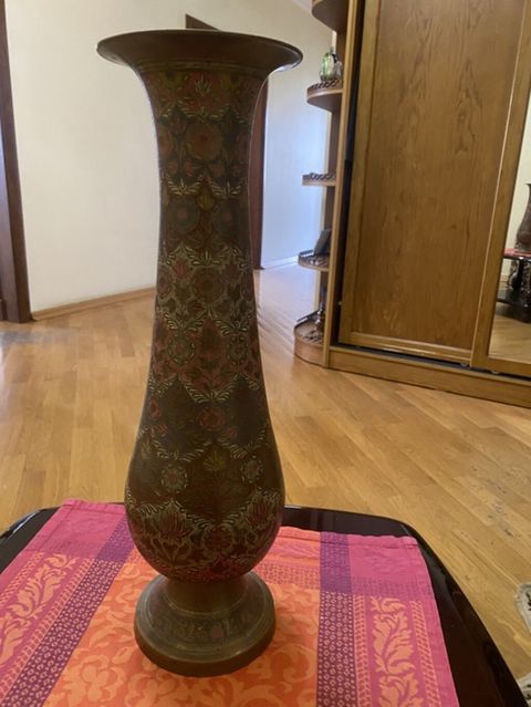 Bir vaza, Metal — Bakı